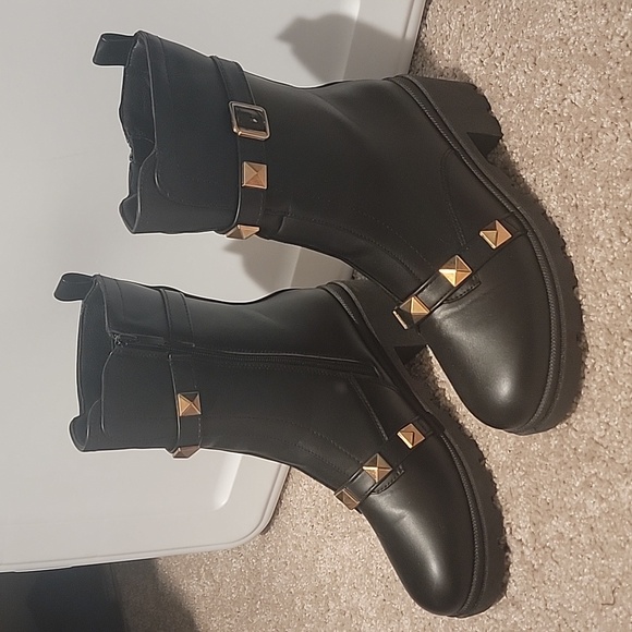 Fashion boots with studs. Looks designer. Worn once ,,runs big - Picture 2 of 6